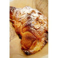 Croissant aux amandes